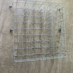 Frigidaire Dishwasher FFCD2418US3A Upper And Lower Rack