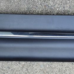 2019 2020 2021 2022 MERCEDES BENZ GLB GLB250 RIGHT FRONT PASSENGER FRONT DOOR TRIM MOLDING