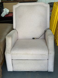Electric Lazy-boy reclining chair