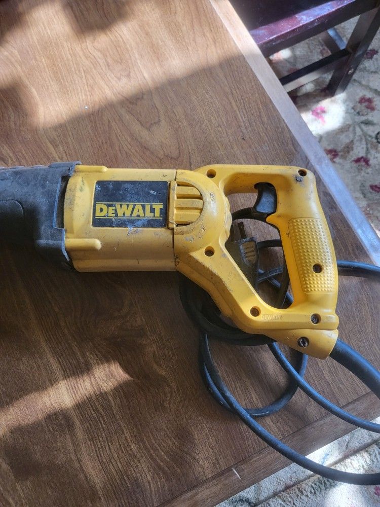 Dewalt Saw Saz