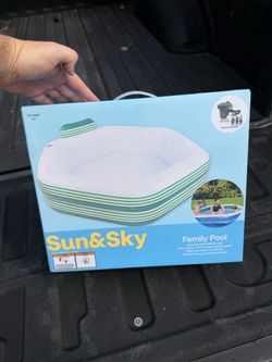 Sun & Sky Family Pool