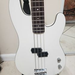 Fender Aerodyne Special P BASS Guitar 