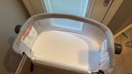 Baby Delight Bedside Bassinet