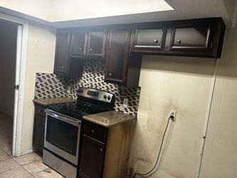 Kitchen Cabinets And Granite