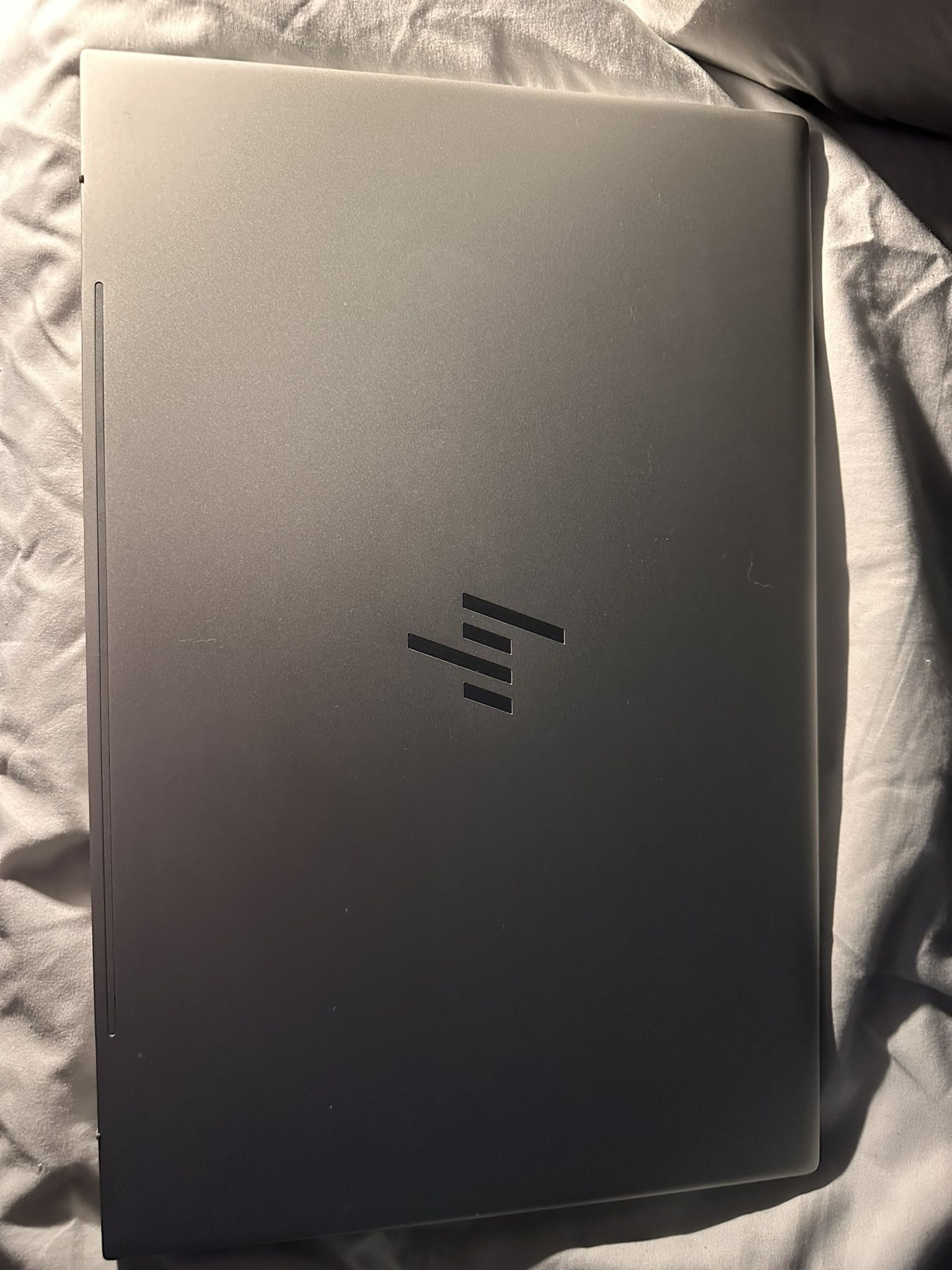 HP Envy 17m-cg0013dx 17.3" Core i7-1065G7 1.3GHz 12GB 512GB SSD GeForce MX330
