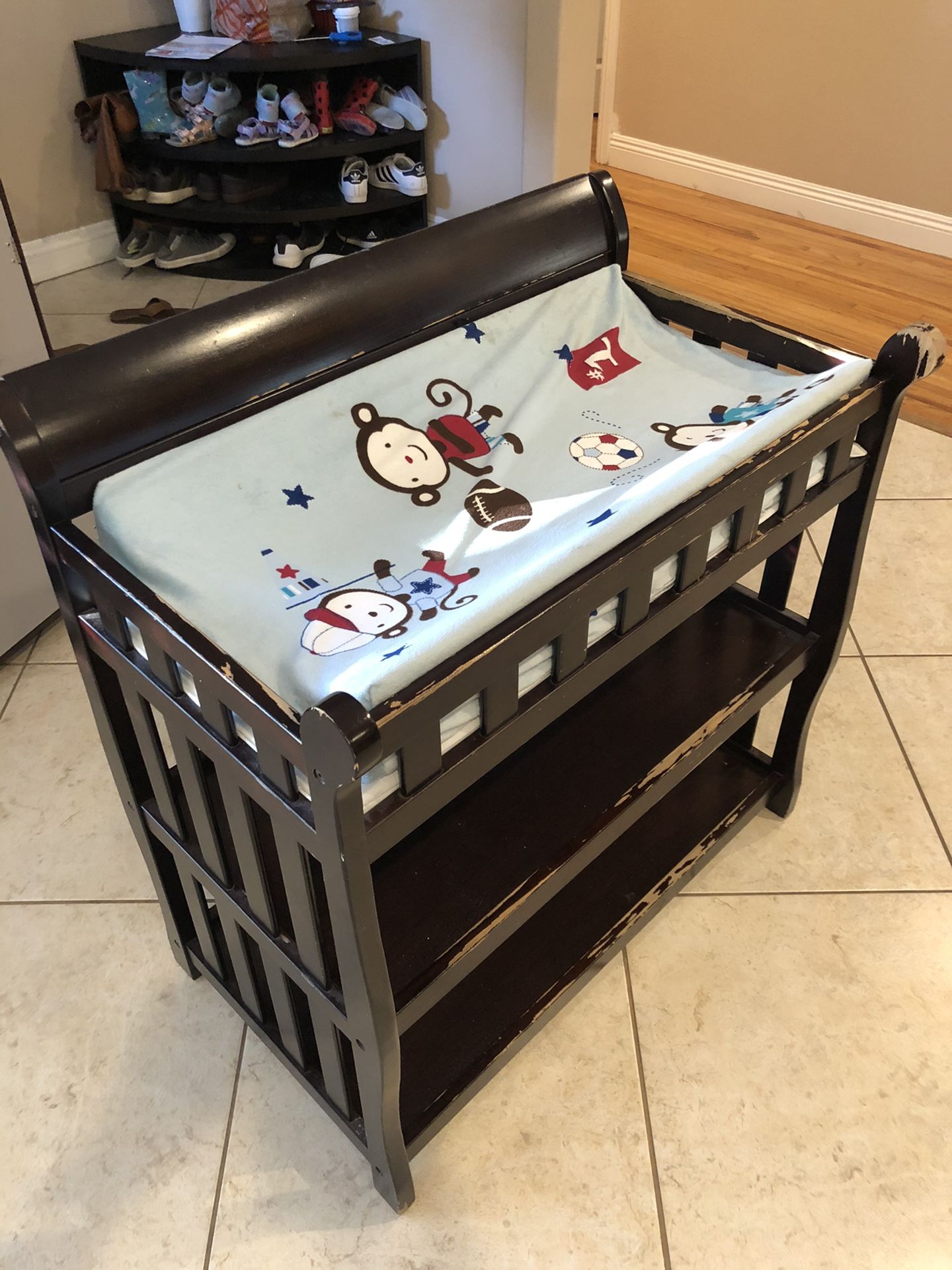 Delta Changing Table FREE