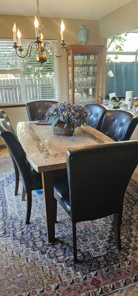 Dining Table (Fake Marvel) With 6 Chairs) Almost New 