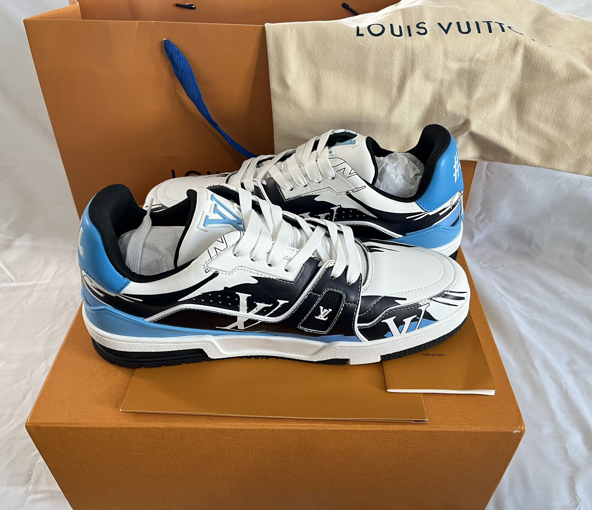 New Louis Vuitton Trainer #54 Graphic Print Blue/White Sneakers (Size:Euro  44/Men's 10/10.5/11) for Sale in Valley Stream, NY - OfferUp