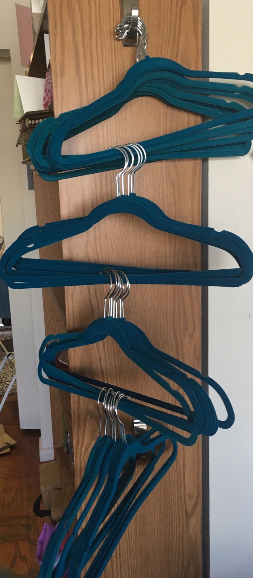 33 blue velvet hangers