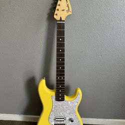 Fender Tom Delonge Stratocaster 2023
