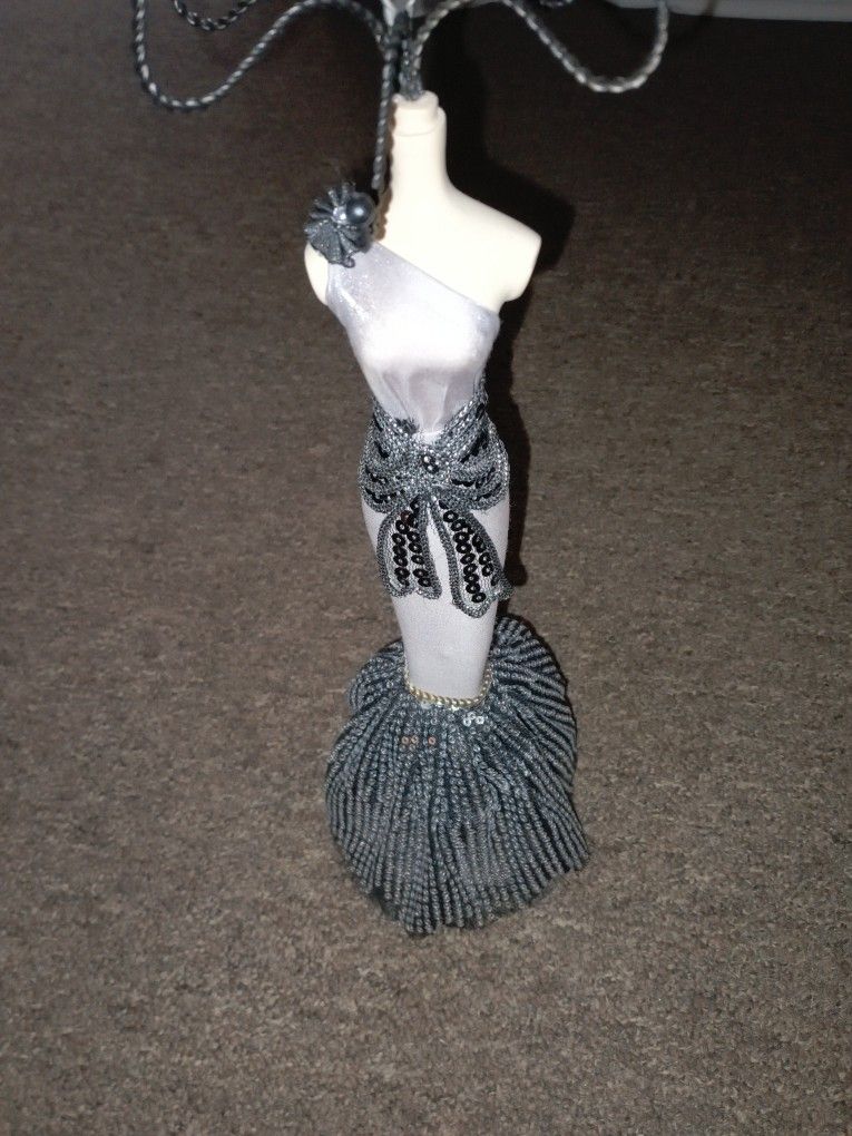 Vintage 15 Tall Jewelry Holder Clean