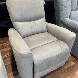 Gray Quinlan Recliner 