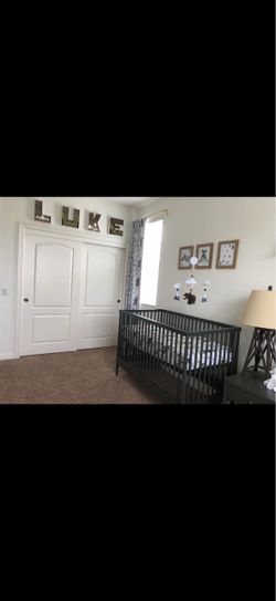 Crate & Barrel Deep Green Convertible Crib – Excellent Condition