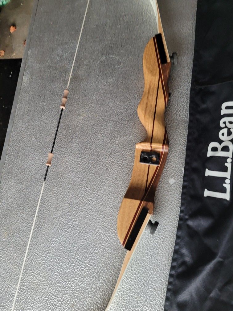 LL Bean Bow Barely Used
