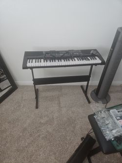 Electric Keyboard Piano