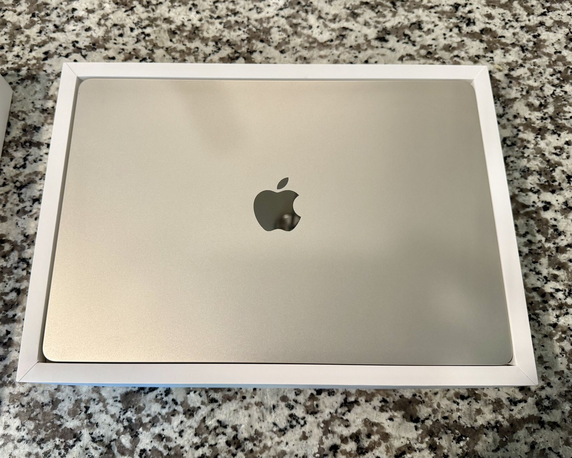 Apple Macbook Air 15 Inch M2 256gb - Starlight