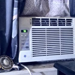 G.E.  AIR CONDITIONER  AIR COILS AND FILTER CLEANED 