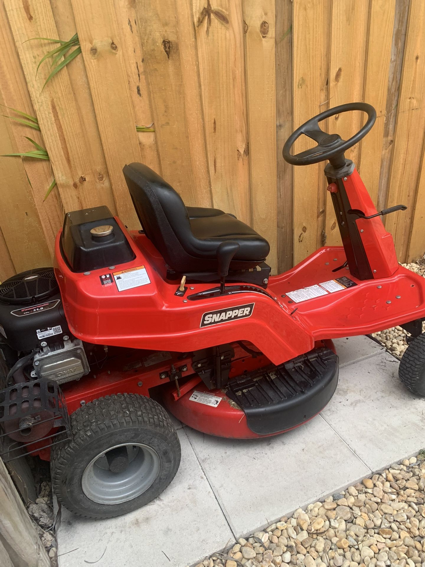 Snapper Re110 Riding Lawn Mower