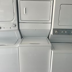 27’’ Whirlpool Stackable Washer and Dryer 