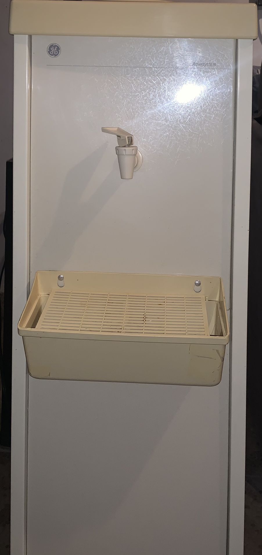 Water dispenser / dispensador de agua