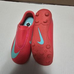 Youth Nike Jr Vapor 16 Club Soccer Cleats Ember Glow/Aurora Green Mercurial 11C