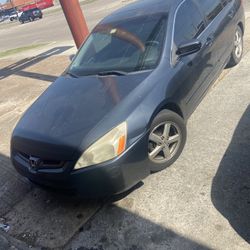 $2100 Best Offer 2003 Compressor Went Out On A/c  Ar Runs Good