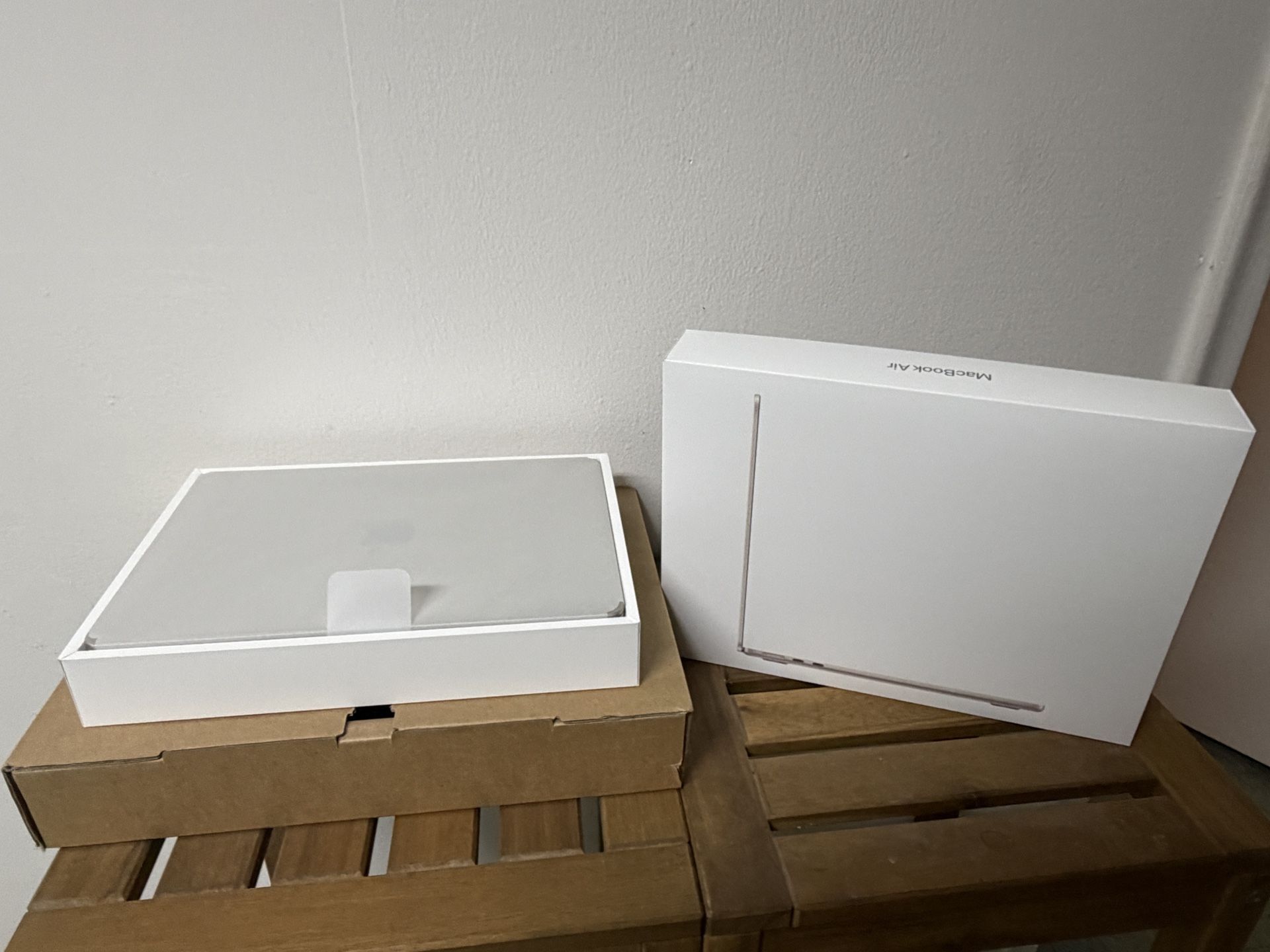 Apple M4 Macbook Air 13” Starlight 16GB RAM 256GB SSD 2025 *BRAND NEW OTHER