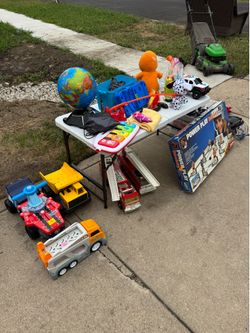 GARAGE SALE EVERYTHING MUST GO!