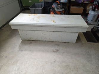 Truck steel tool box as is no key