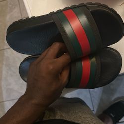 SIZE 10 GUCCI SLIDES