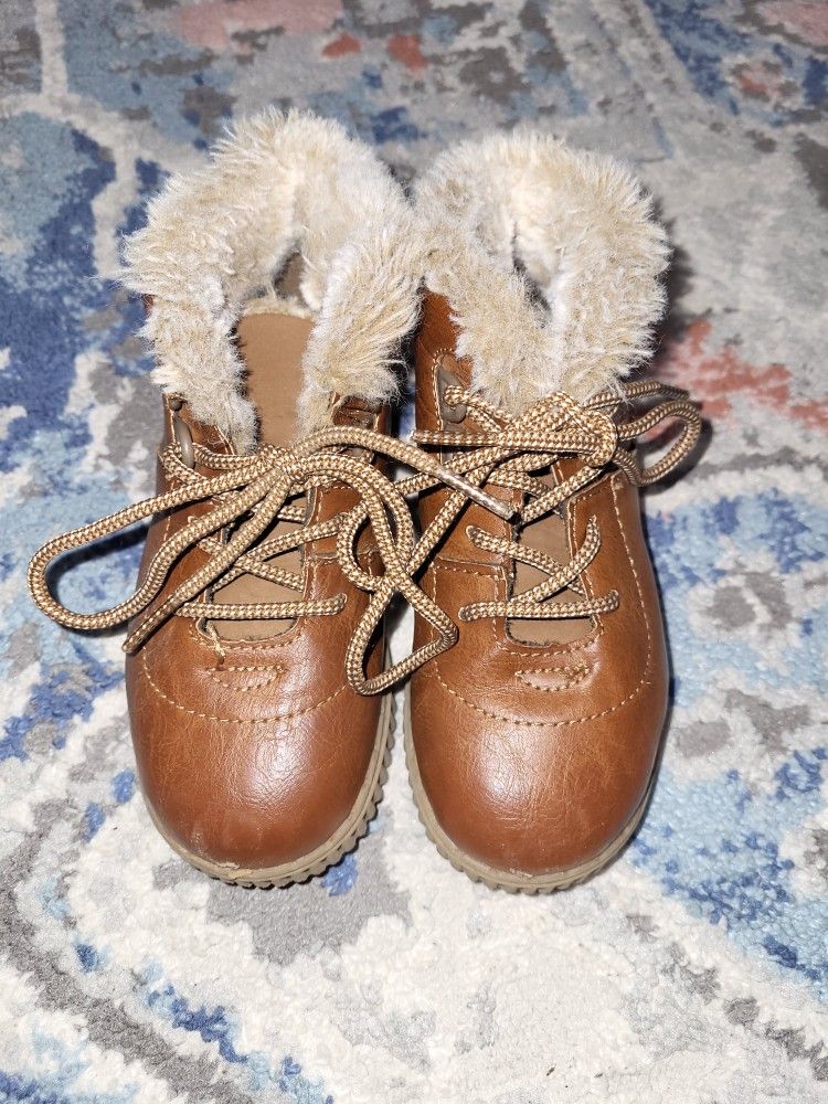 Oshkosh Boys Boots W/ Fur Size 11-T