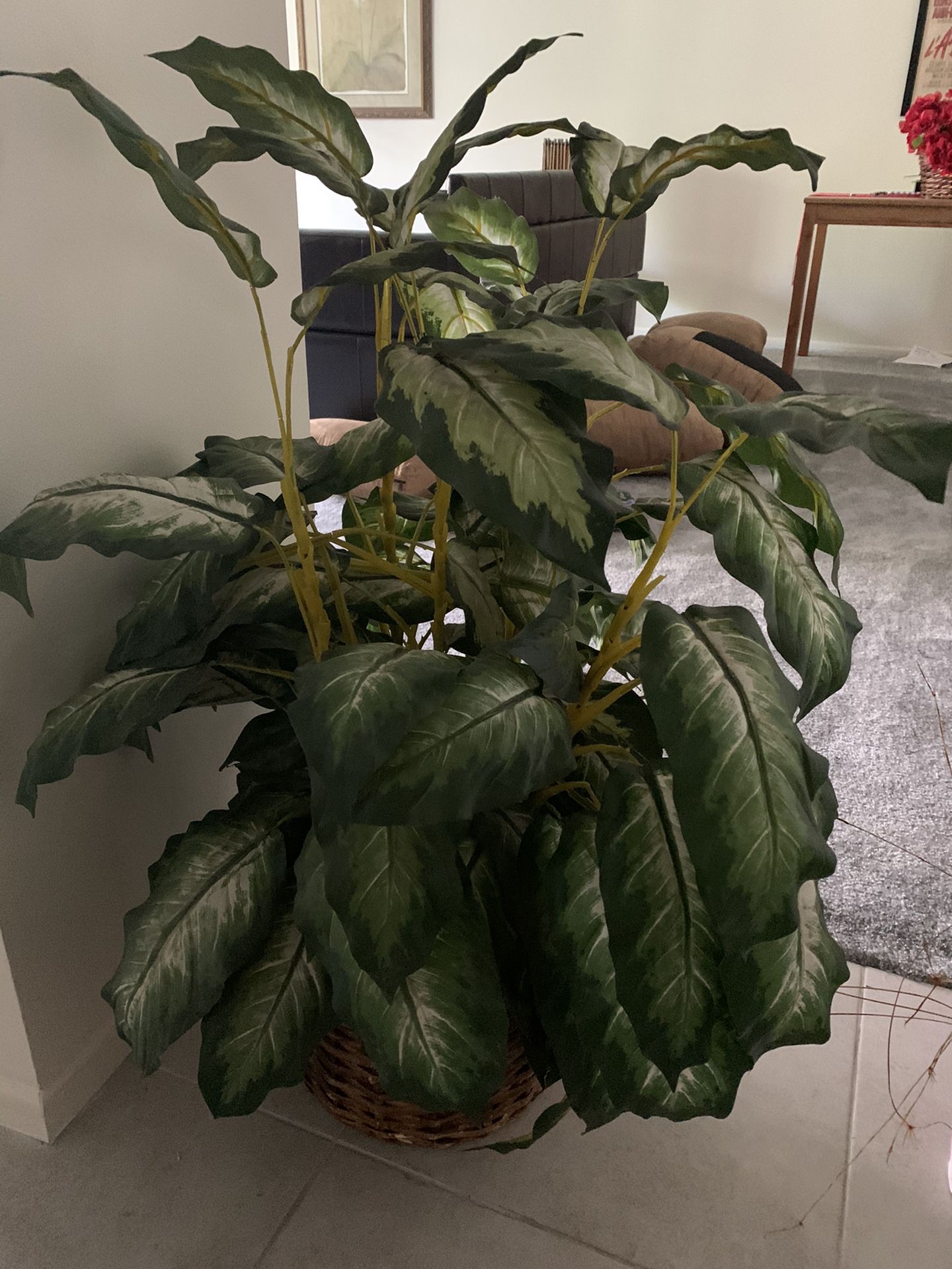 Artificial plant / fake plant