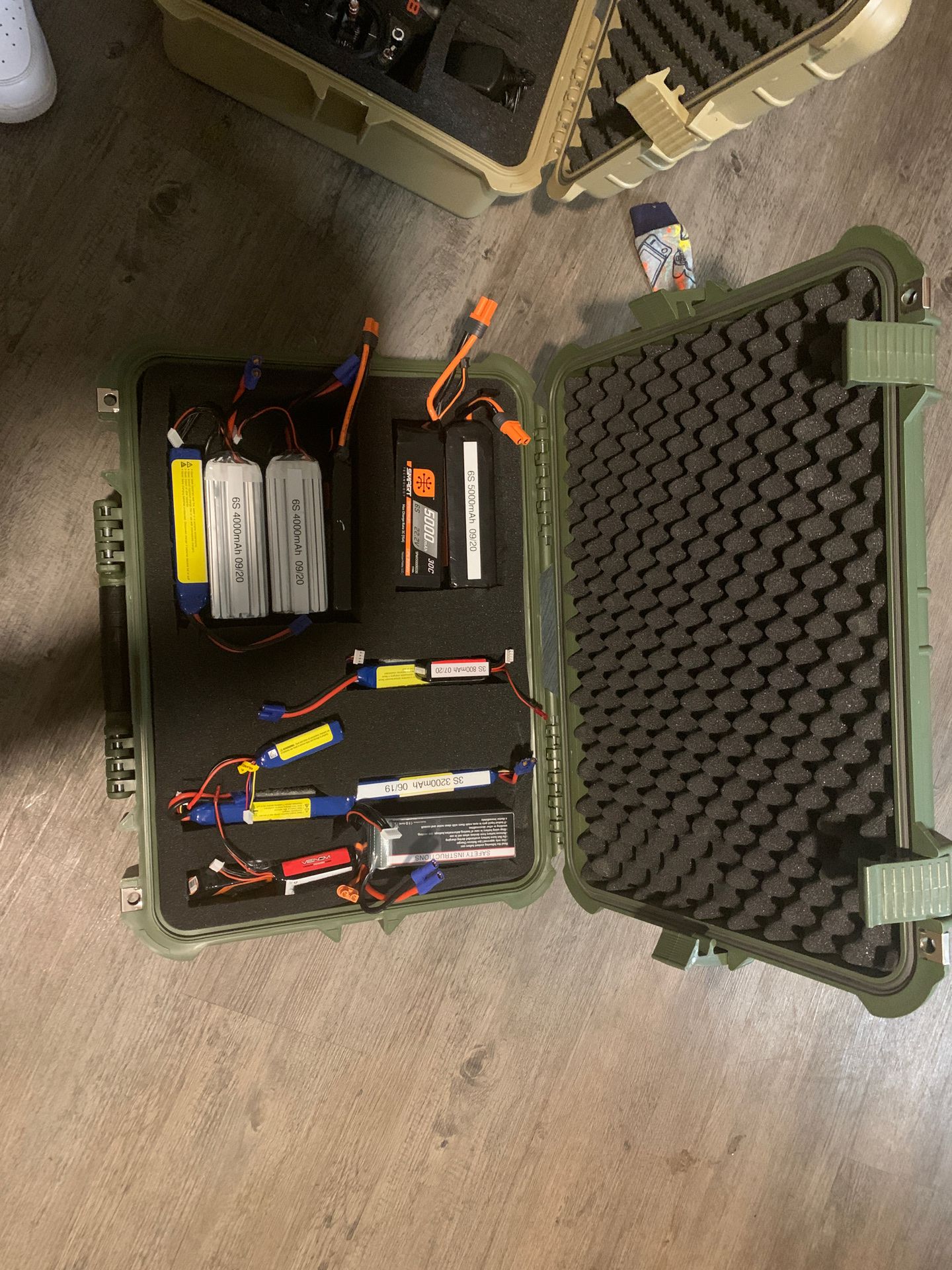 DX8 Batteries and Controller for Airplane