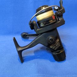 Shimano FX-100 Graphite Quick fire 2. Used But In Great Shape All Around.  This Reel Is Known For Its Reliability And Functioning In Adverse Weather.  for Sale in North Aurora, IL - OfferUp