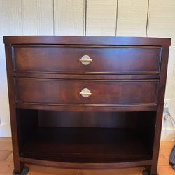 Lane 2-Drawer Nightstand in Mahogany
