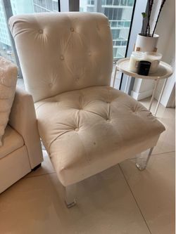 Free tufted white chair pick up only