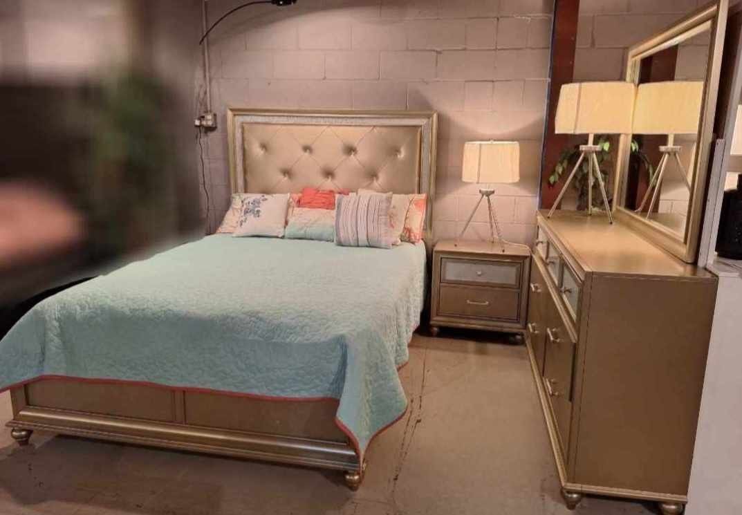 Queen Bed + Dresser & Mirror