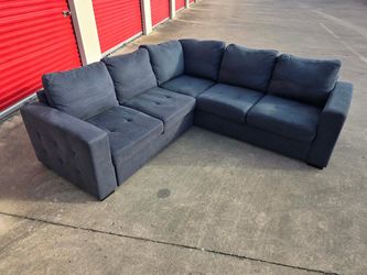 Sectional with pull out