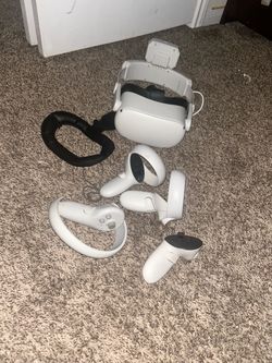 Quest 2 set + spare controllers