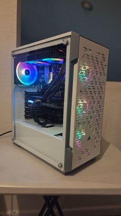 Gaming PC with accessories with new and used parts