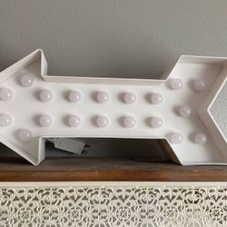 Plug In Arrow Light Decor