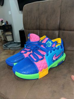 LeBron shoes size 9.5