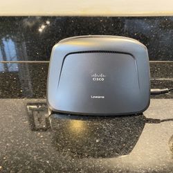 Cisco Linksys Dual-Band Wireless-N Gaming and Video Adapter WET610N 
