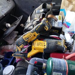 DeWalt Multi Tool With Battery And Charger 