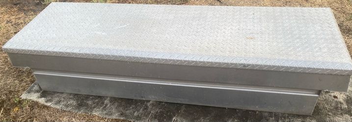Delta full-size aluminum single-lid crossover truck toolbox