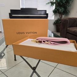 Designer Bag (CHECK DISCRIPTION)