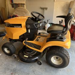 2020 Cub Cadet Riding Lawnmower 