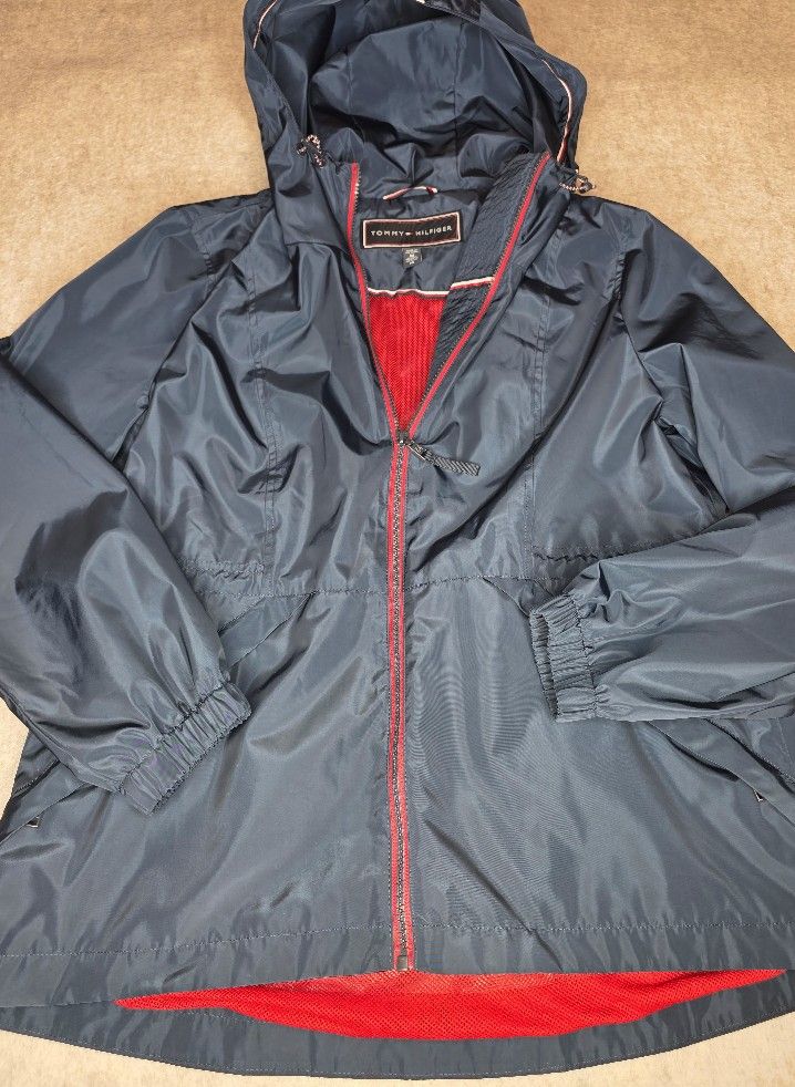 Tommy Hilfiger Rain Jacket Womens M Red &Navy Blue Hooded Full Zip Pleated Back