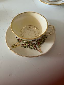 Capodimonte Teacup and Saucer Set