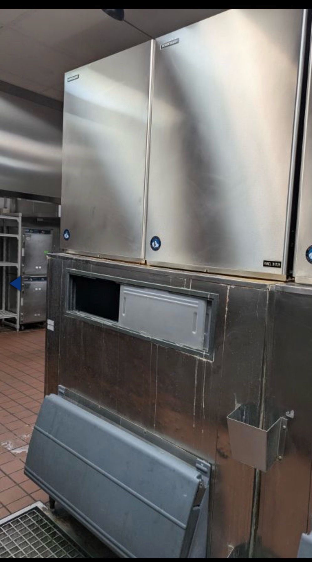 Hoshizaki Commercial Stainless Steel Ice Maker with Storage Bin - Model KM-1600MRH